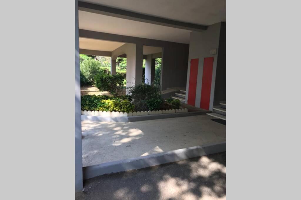 Bel Appartement Avec Vue Et Parking Prive Beziers Bagian luar foto